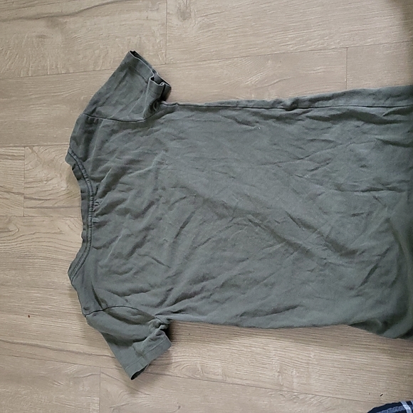 Green tight fit t-shirt - Picture 2 of 2
